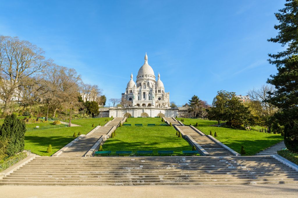 Square Louise Michel