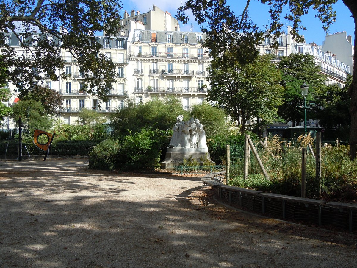 Square Montholon